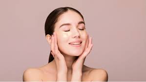 mujer-dermocosmética-servicio-farmacia